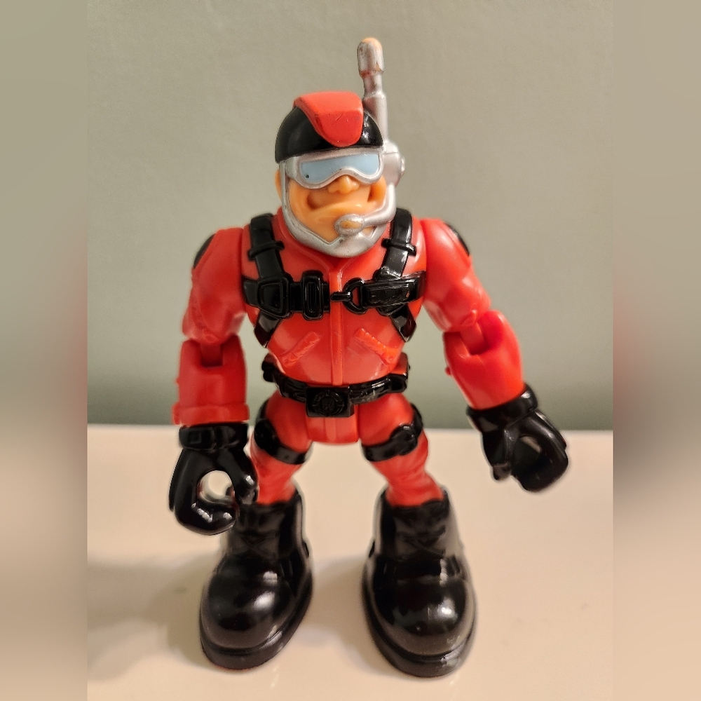 Fisher Price Mattel Rescue Heroes Cliff Hanger Action Kid's Toy Figure 2002 Rare